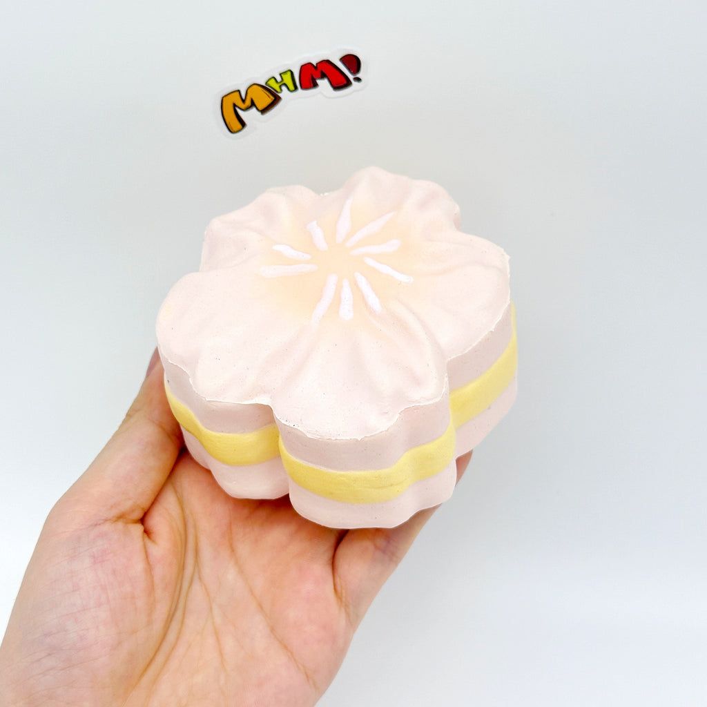 Slow Rise Cute Flower Pastry Squishy – Squeeze Away Stress