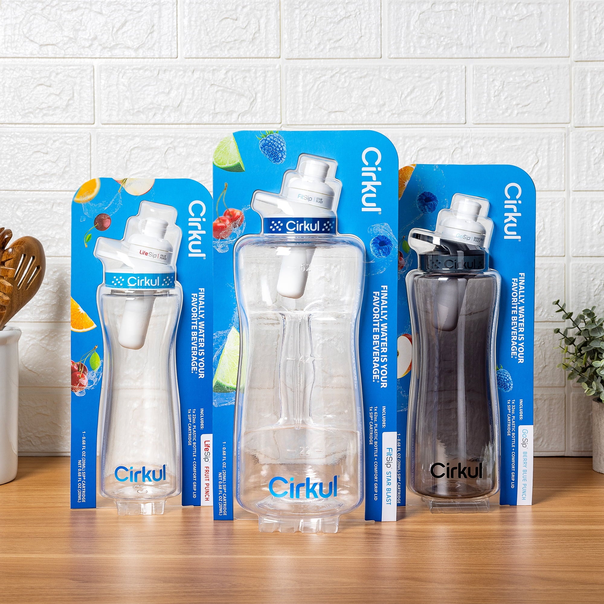 62oz Plastic Water Bottle with Blue Lid and Flavor Cartridge ( Star Blast)